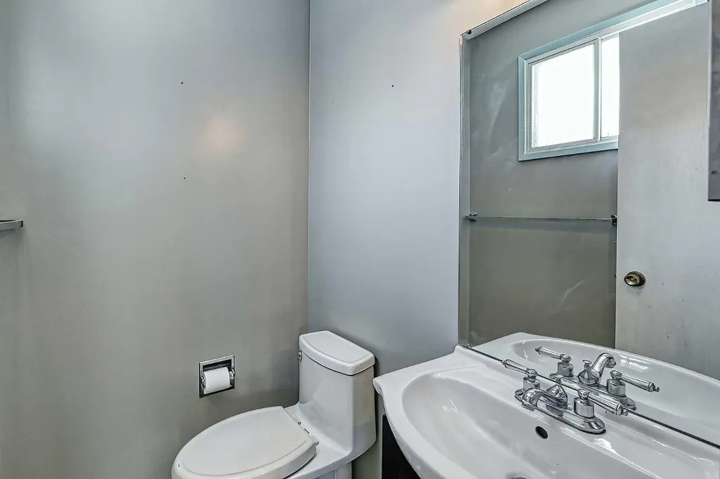 3523 48 Street NE Calgary AB T1Y5S5