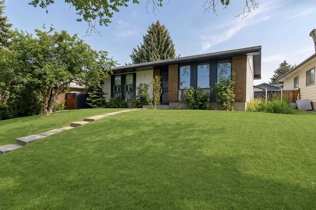 3523 48 Street NE Calgary AB T1Y5S5