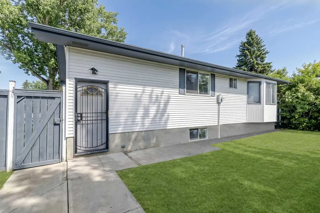 3523 48 Street NE Calgary AB T1Y5S5