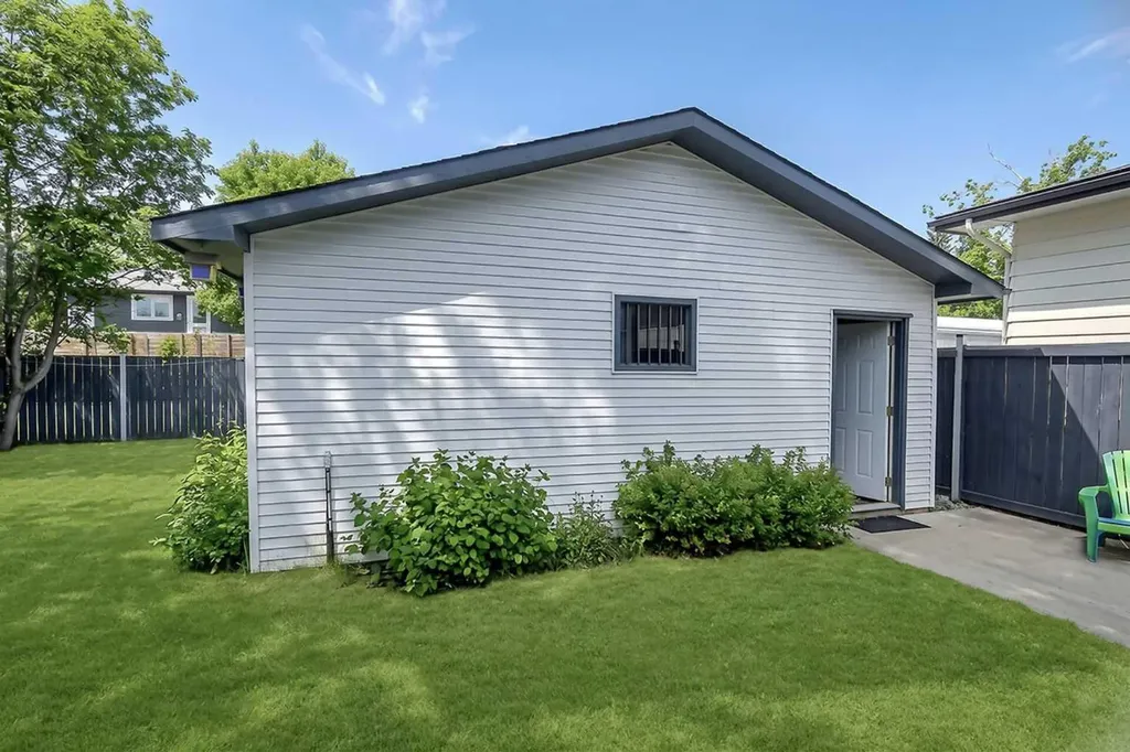 3523 48 Street NE Calgary AB T1Y5S5