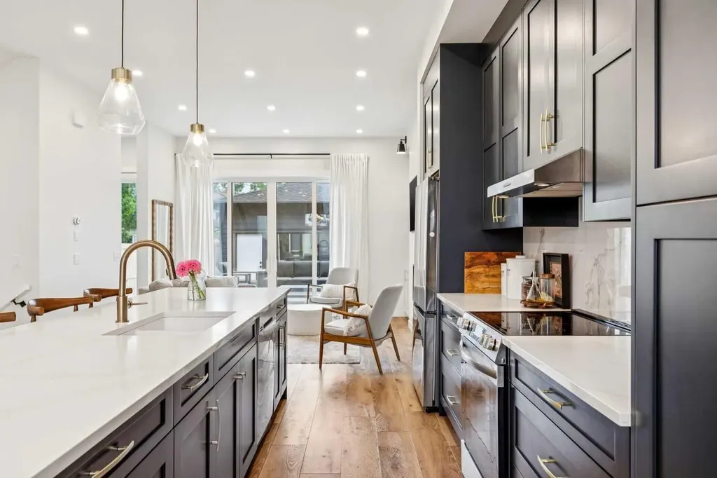 1329 Regal Crescent NE Calgary AB T2E 5H4