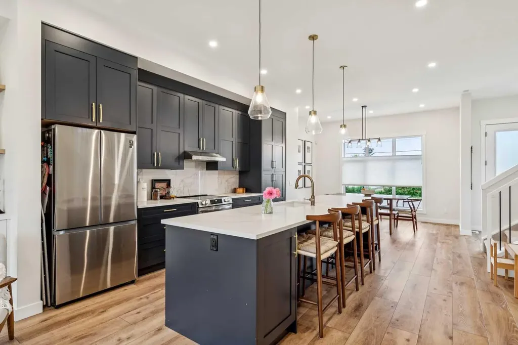 1329 Regal Crescent NE Calgary AB T2E 5H4