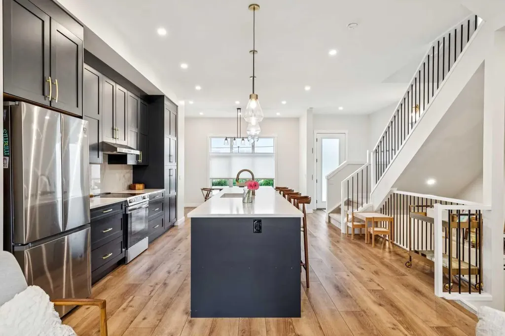 1329 Regal Crescent NE Calgary AB T2E 5H4