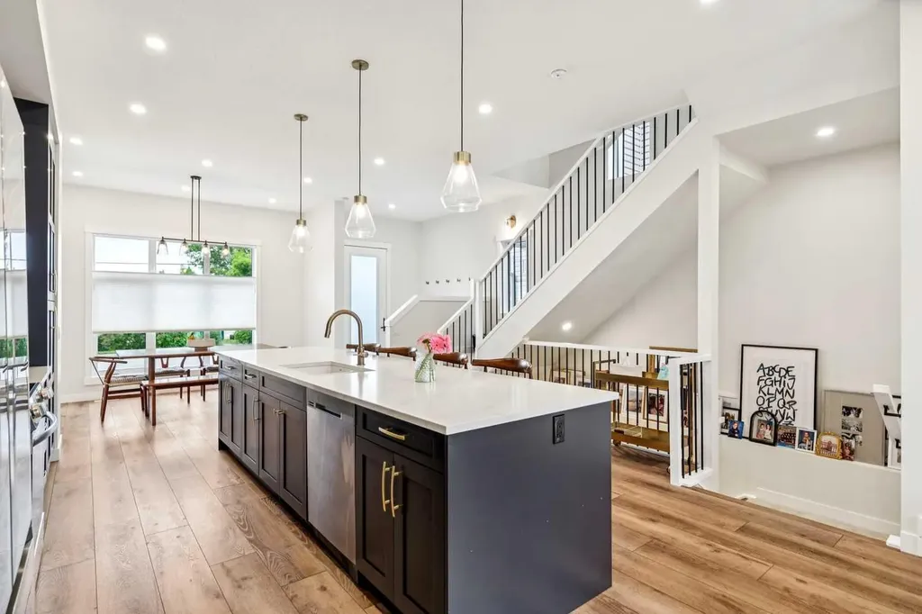 1329 Regal Crescent NE Calgary AB T2E 5H4