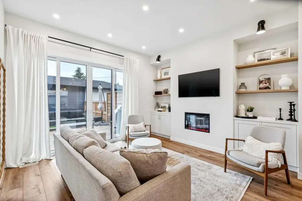 1329 Regal Crescent NE Calgary AB T2E 5H4