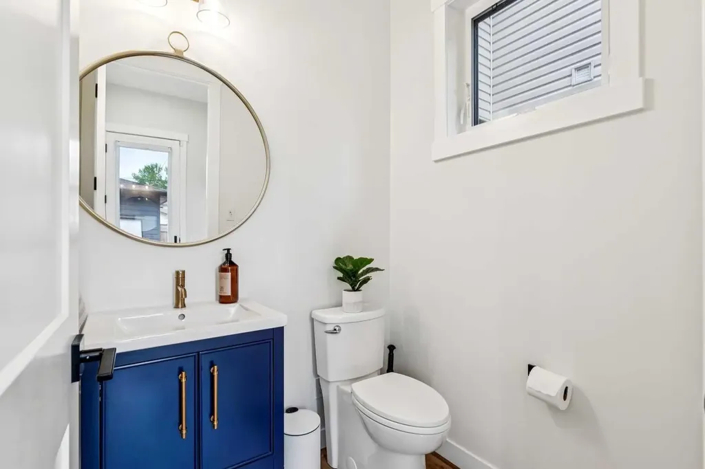 1329 Regal Crescent NE Calgary AB T2E 5H4
