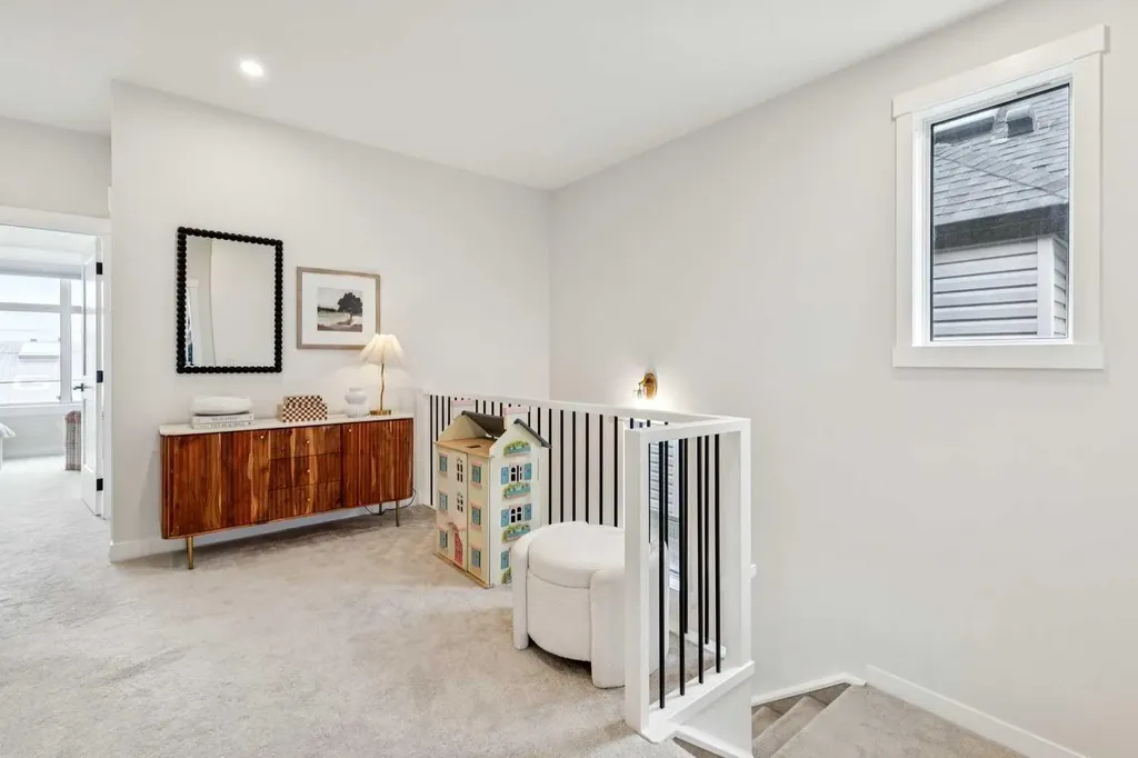 1329 Regal Crescent NE Calgary AB T2E 5H4