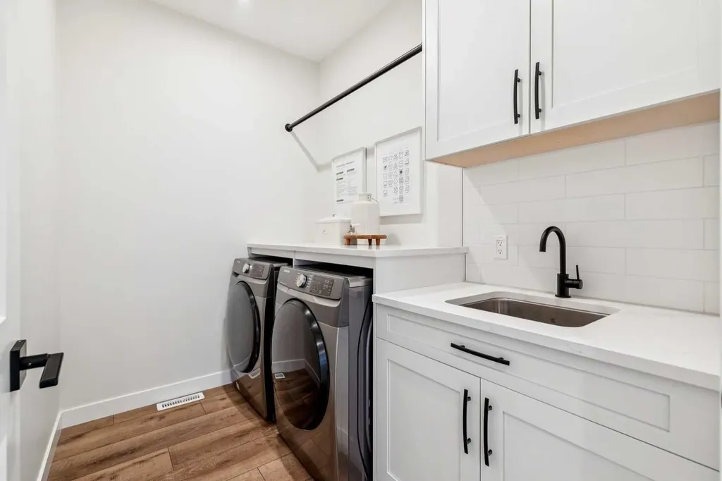 1329 Regal Crescent NE Calgary AB T2E 5H4