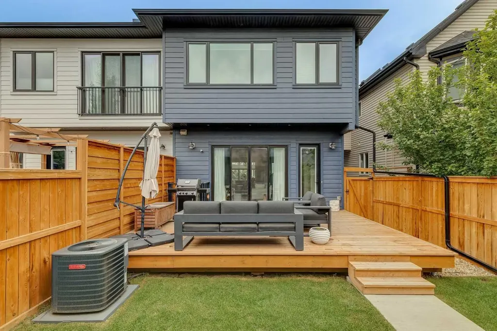 1329 Regal Crescent NE Calgary AB T2E 5H4