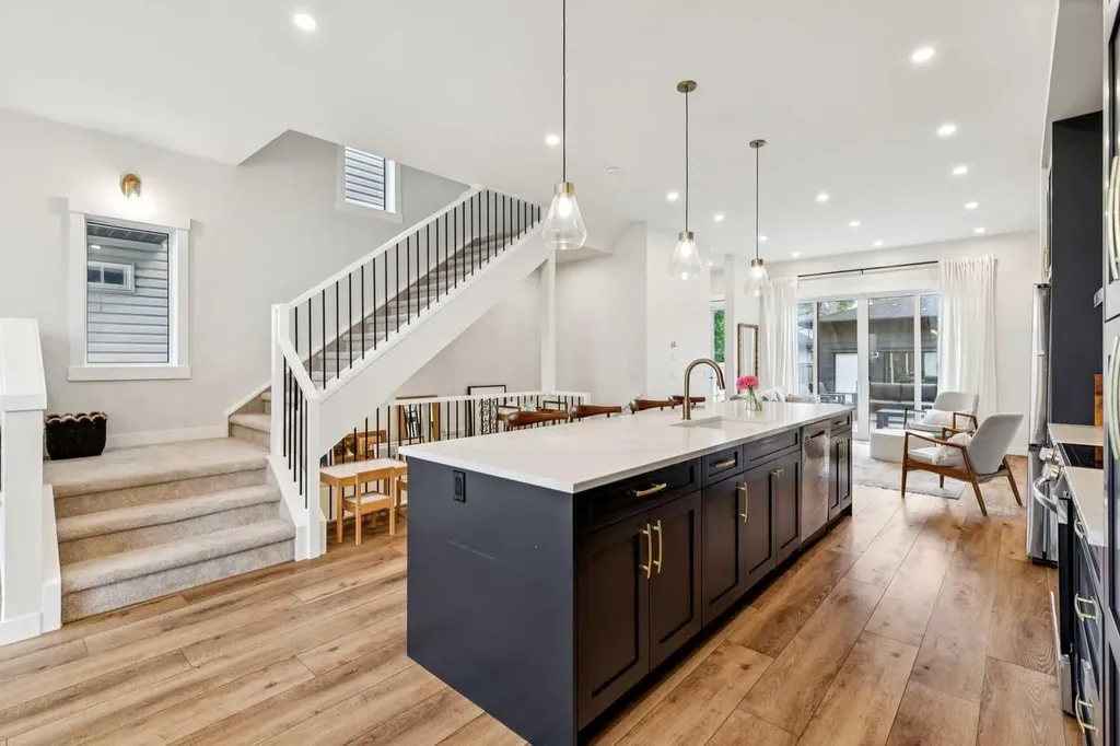 1329 Regal Crescent NE Calgary AB T2E 5H4