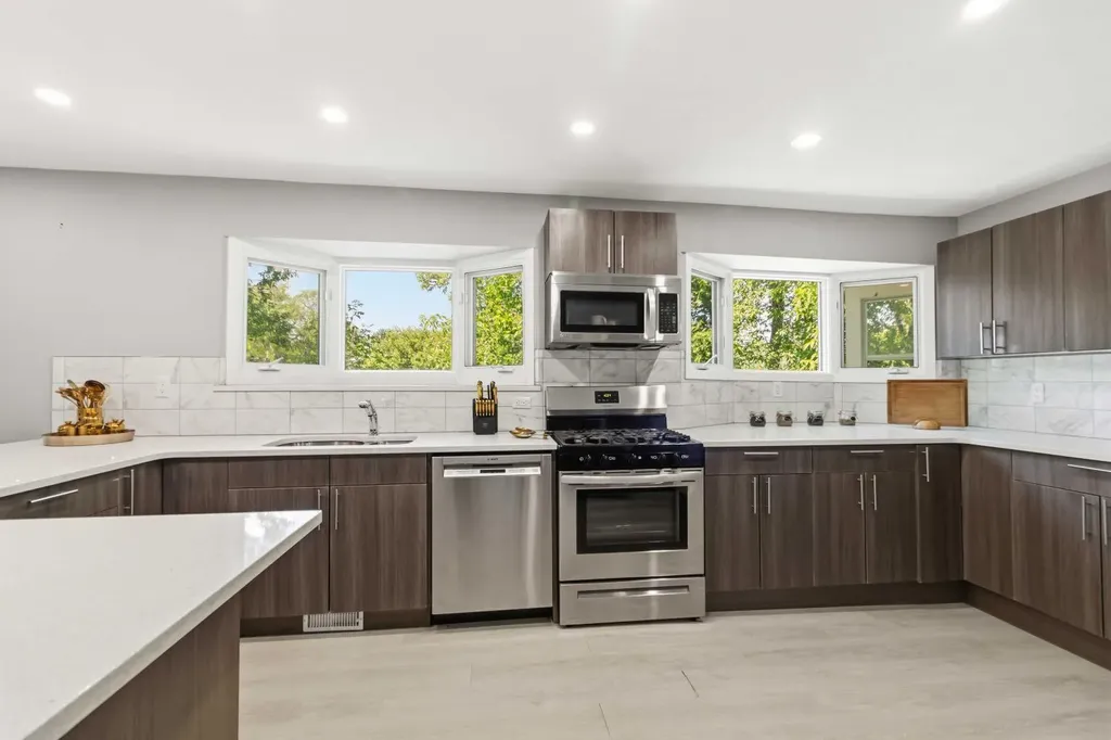 98 Hill Drive Fort Mcmurray AB T9H 2A4
