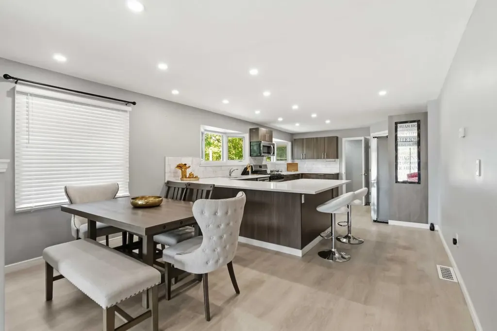 98 Hill Drive Fort Mcmurray AB T9H 2A4