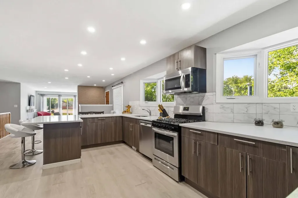 98 Hill Drive Fort Mcmurray AB T9H 2A4