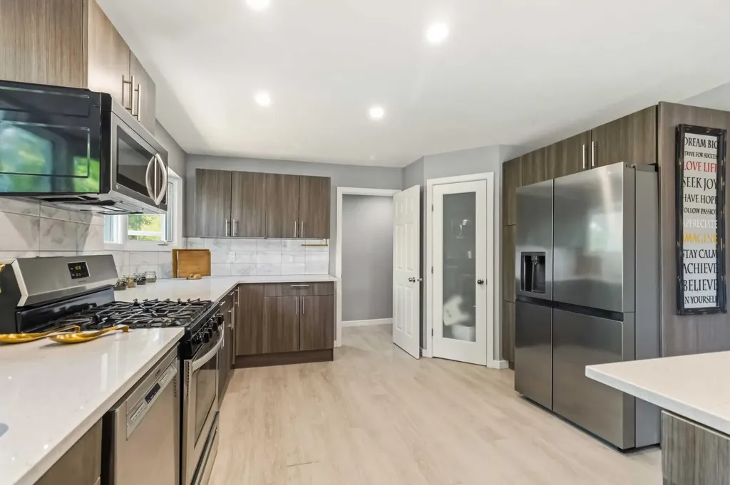 98 Hill Drive Fort Mcmurray AB T9H 2A4