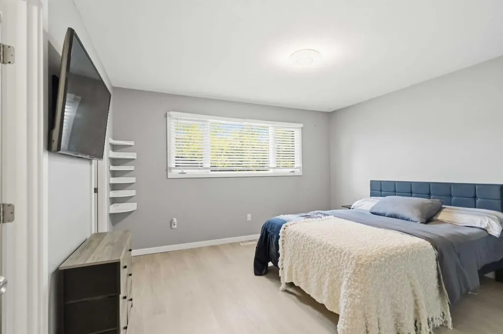 98 Hill Drive Fort Mcmurray AB T9H 2A4