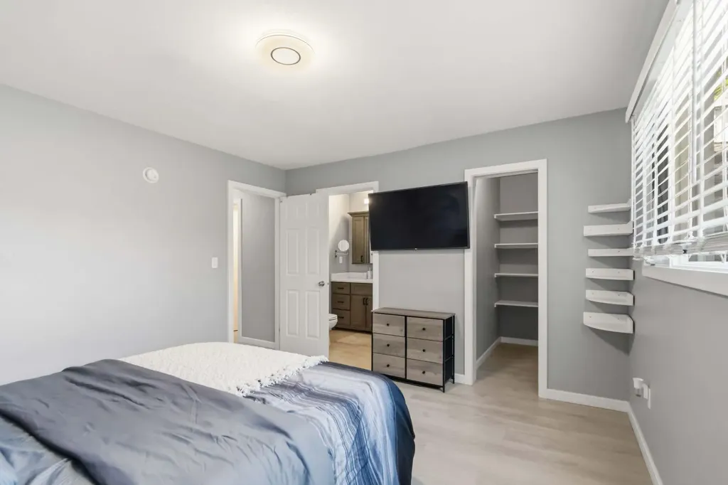 98 Hill Drive Fort Mcmurray AB T9H 2A4