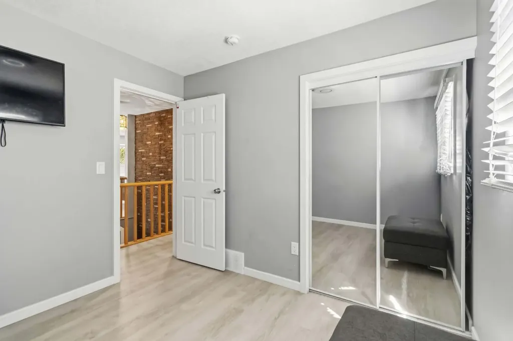 98 Hill Drive Fort Mcmurray AB T9H 2A4