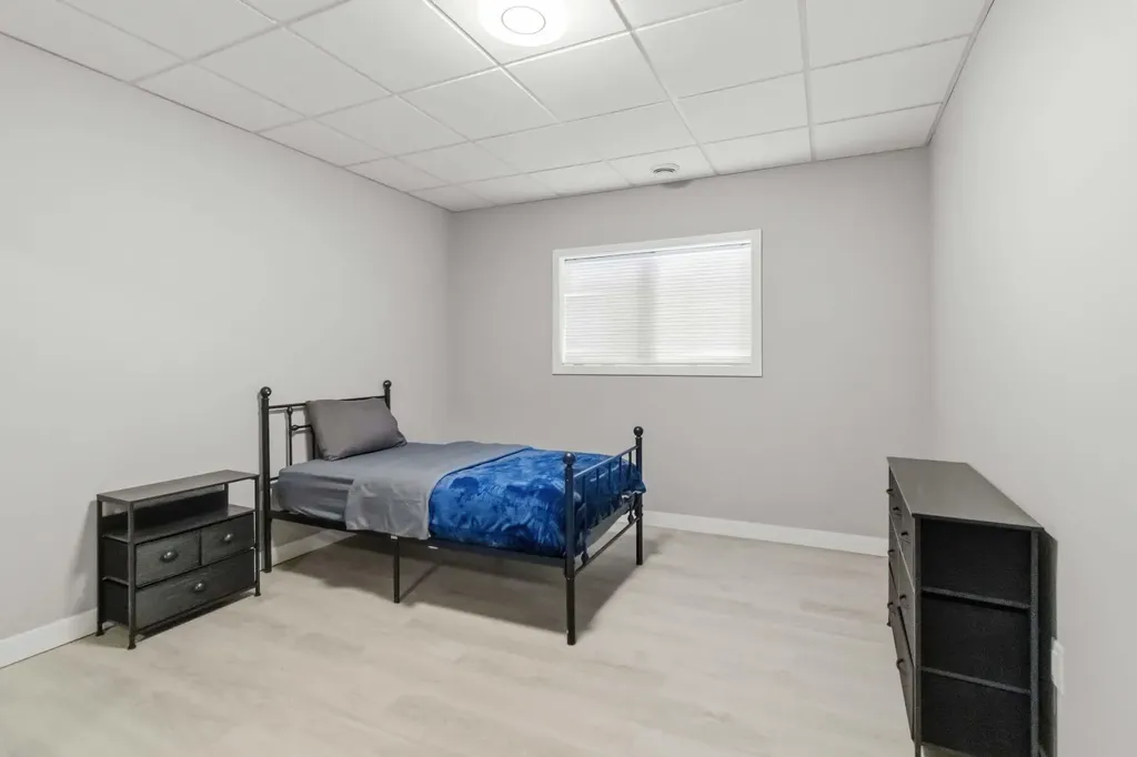 98 Hill Drive Fort Mcmurray AB T9H 2A4
