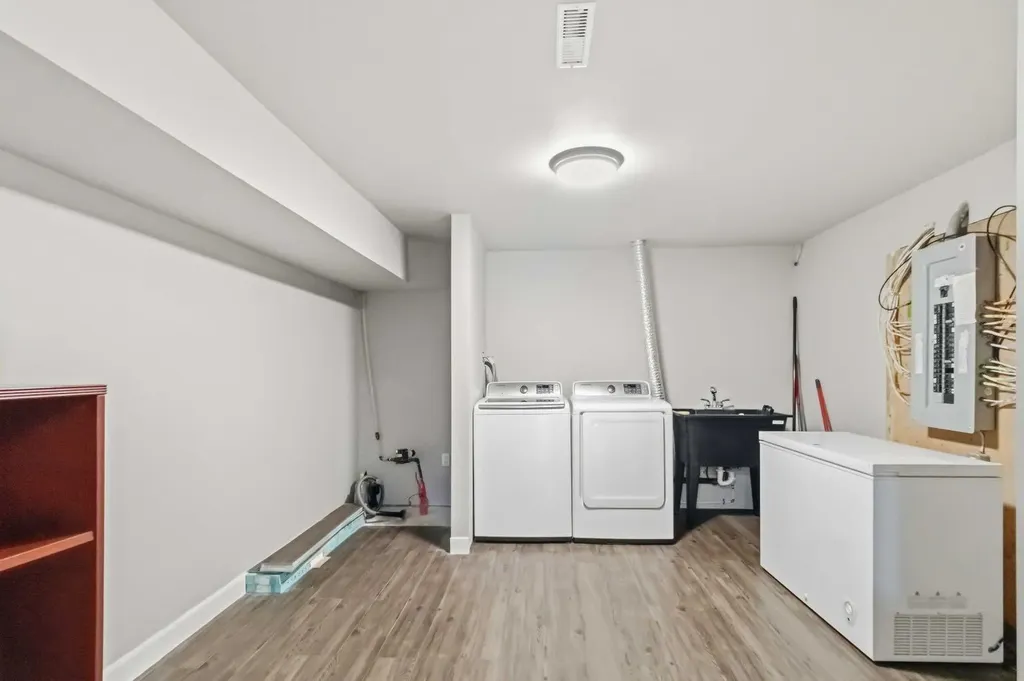 98 Hill Drive Fort Mcmurray AB T9H 2A4