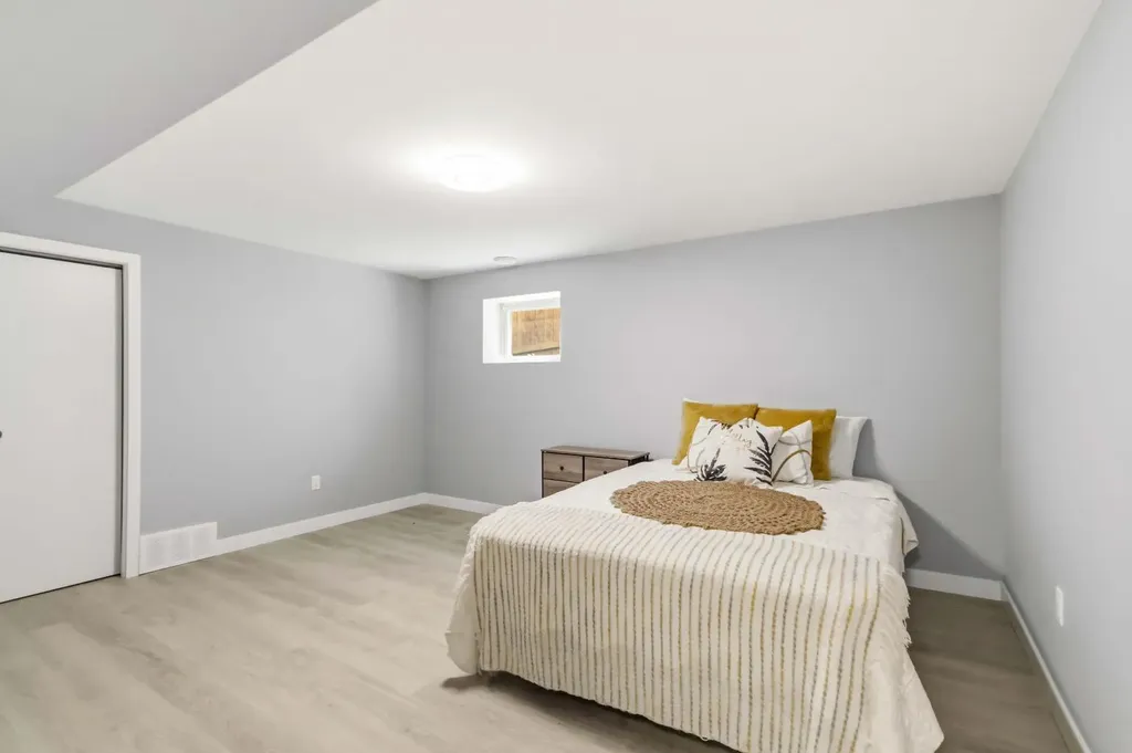 98 Hill Drive Fort Mcmurray AB T9H 2A4
