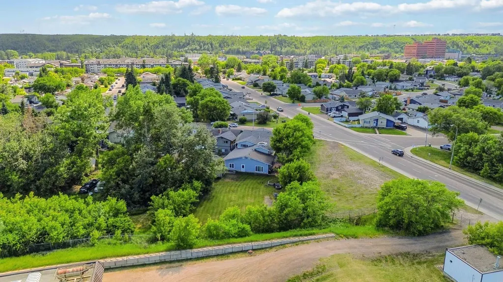 98 Hill Drive Fort Mcmurray AB T9H 2A4