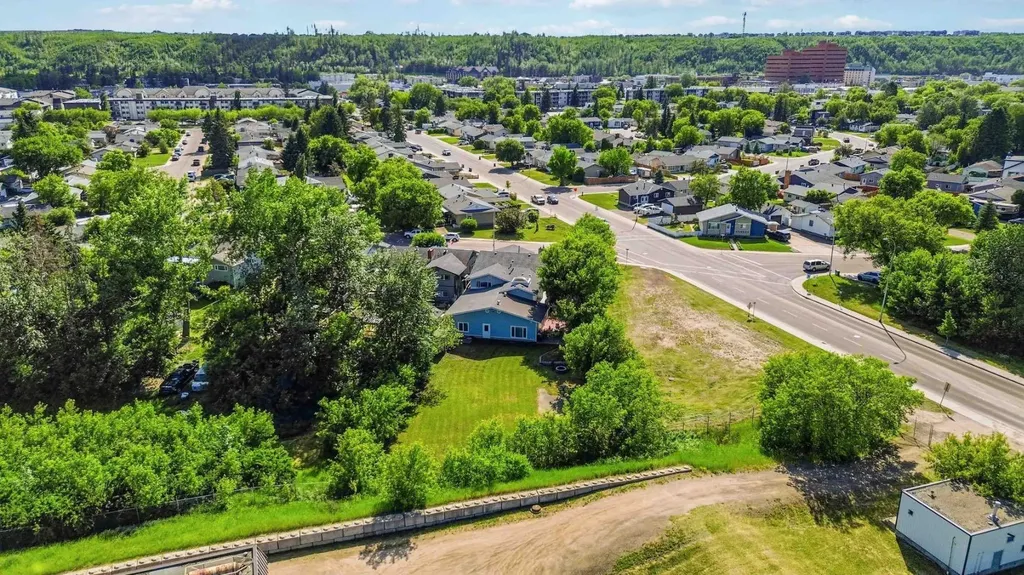 98 Hill Drive Fort Mcmurray AB T9H 2A4