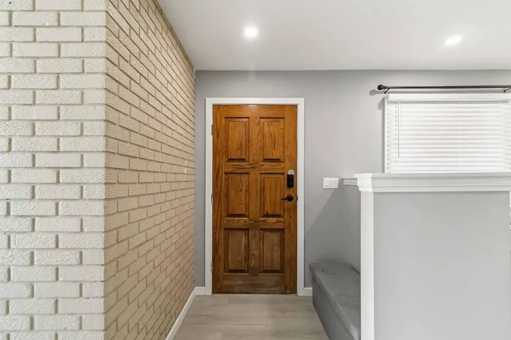 98 Hill Drive Fort Mcmurray AB T9H 2A4