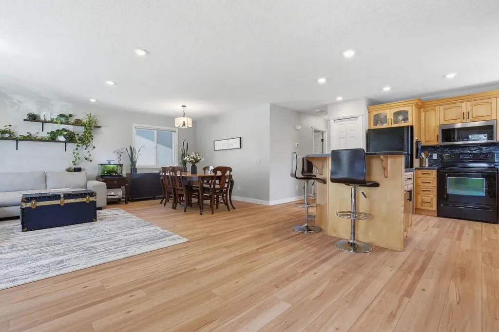 312 Penworth Way SE Calgary AB T2A 4G2