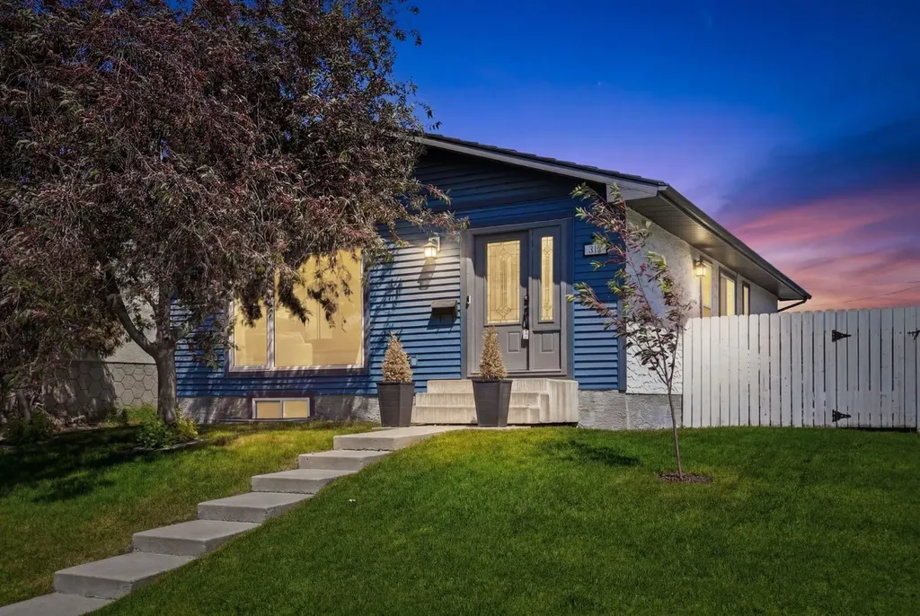 312 Penworth Way SE Calgary AB T2A 4G2