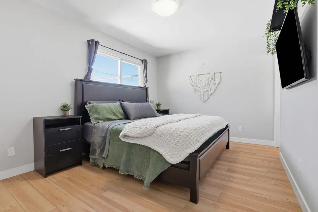 312 Penworth Way SE Calgary AB T2A 4G2