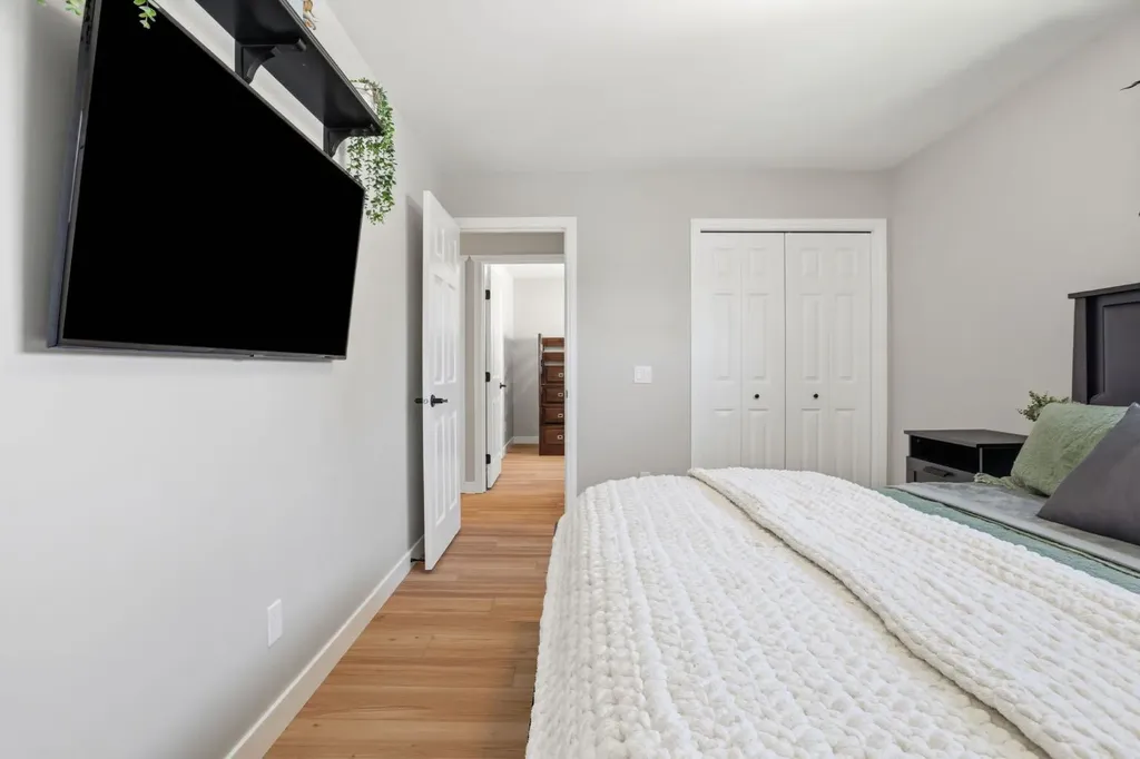 312 Penworth Way SE Calgary AB T2A 4G2