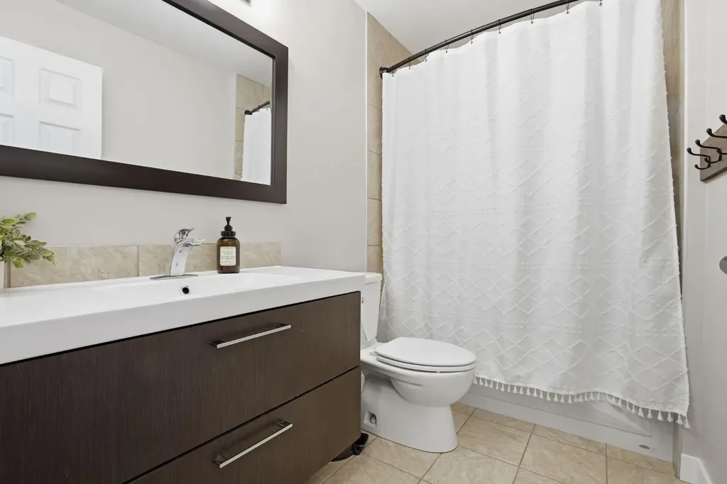 312 Penworth Way SE Calgary AB T2A 4G2