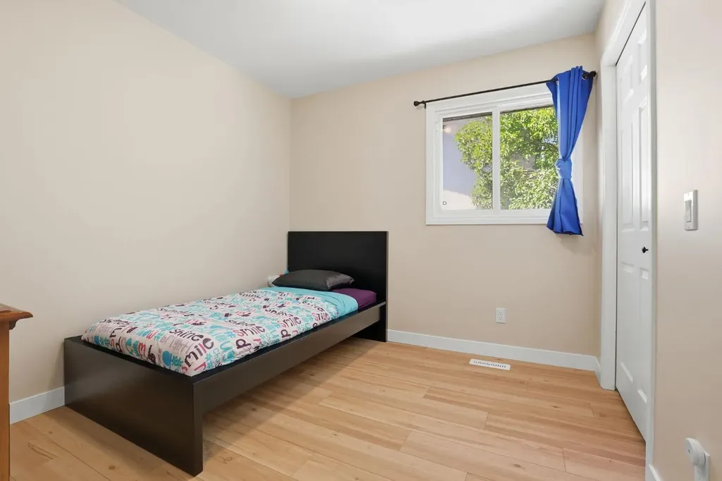312 Penworth Way SE Calgary AB T2A 4G2