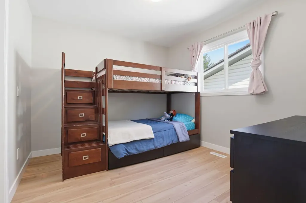 312 Penworth Way SE Calgary AB T2A 4G2