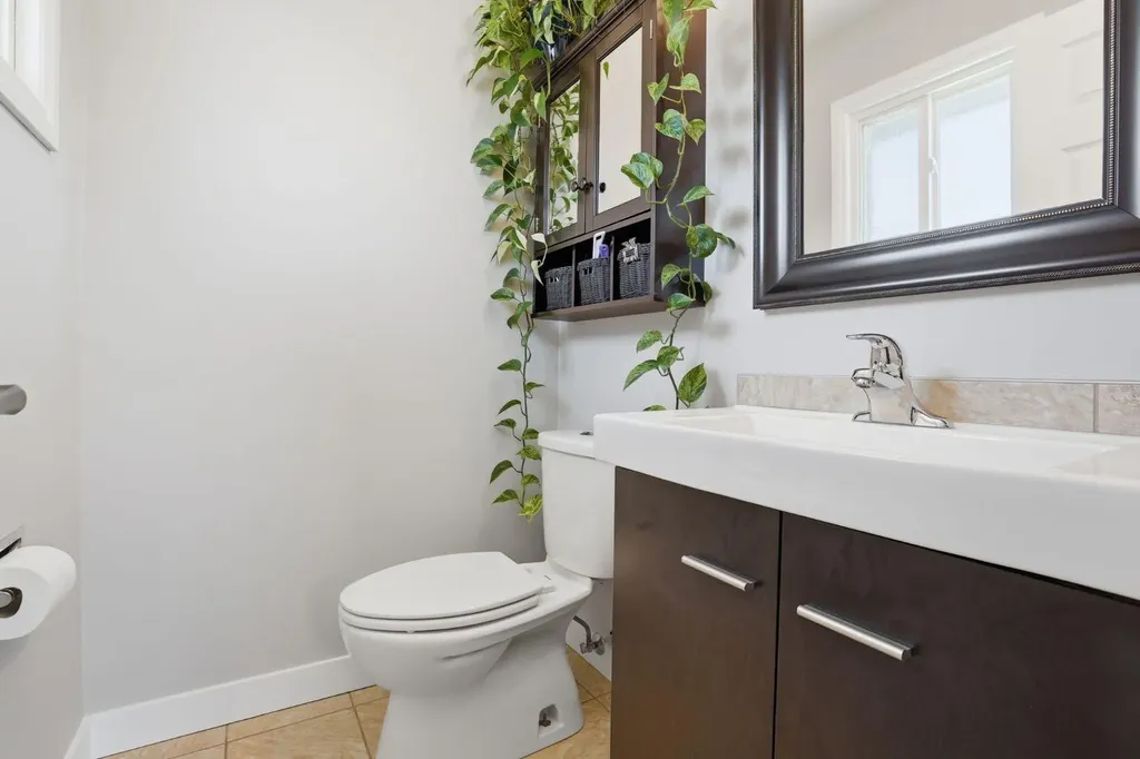 312 Penworth Way SE Calgary AB T2A 4G2