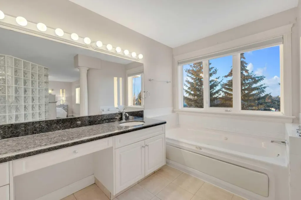 25 Ashmore Close Red Deer AB T4R 2R7