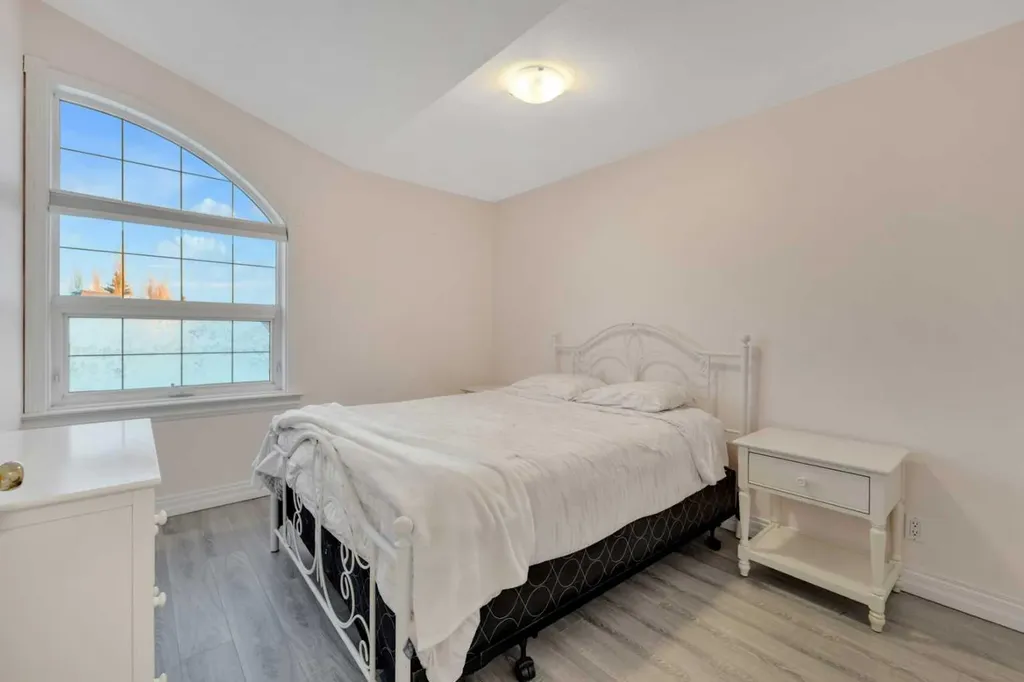 25 Ashmore Close Red Deer AB T4R 2R7