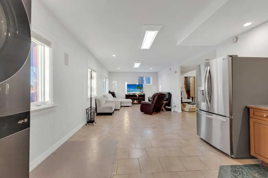 25 Ashmore Close Red Deer AB T4R 2R7