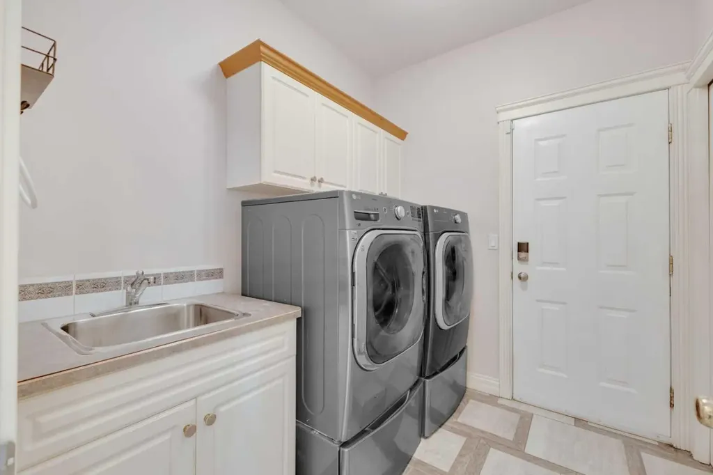 25 Ashmore Close Red Deer AB T4R 2R7