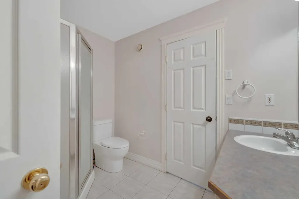 25 Ashmore Close Red Deer AB T4R 2R7