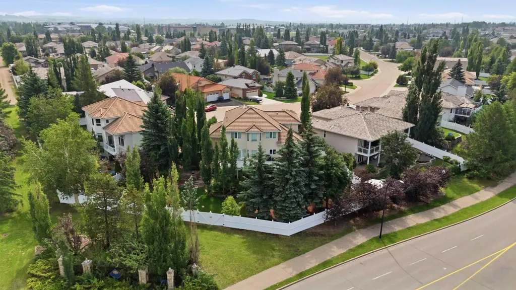 25 Ashmore Close Red Deer AB T4R 2R7