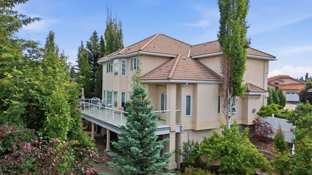 25 Ashmore Close Red Deer AB T4R 2R7