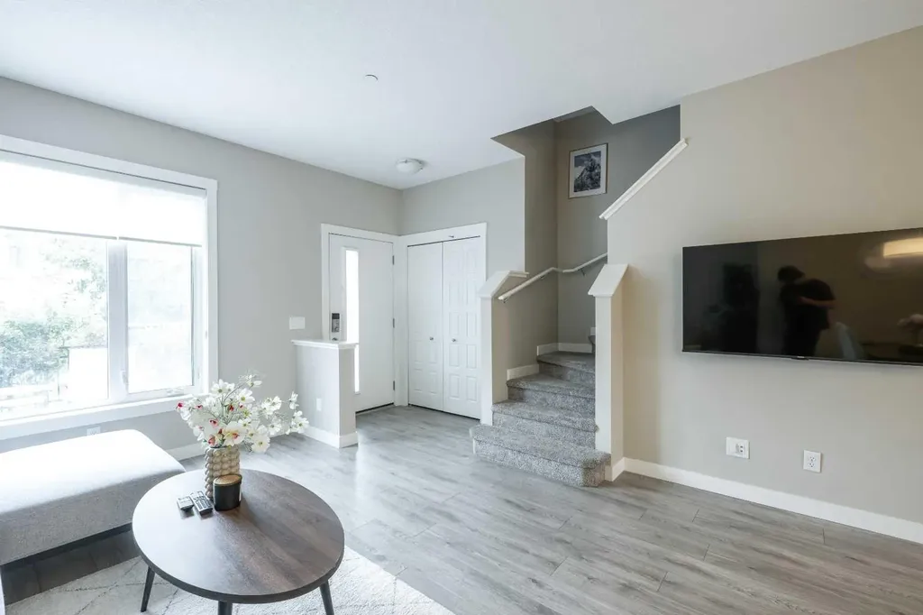 156 Livingston Common NE Calgary AB T3P 1K1