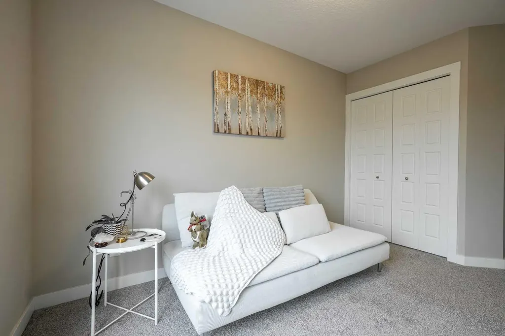 156 Livingston Common NE Calgary AB T3P 1K1