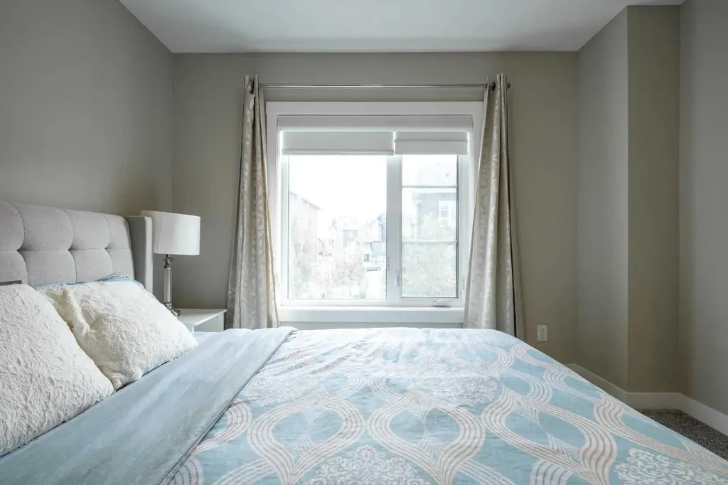 156 Livingston Common NE Calgary AB T3P 1K1