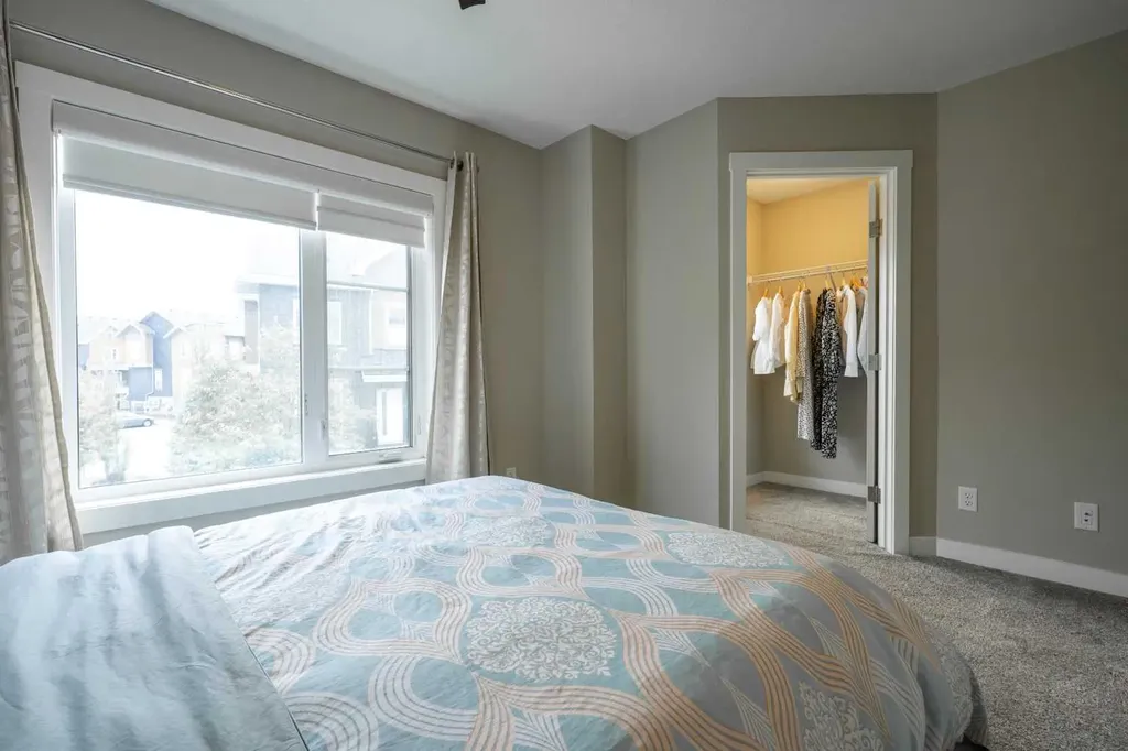 156 Livingston Common NE Calgary AB T3P 1K1