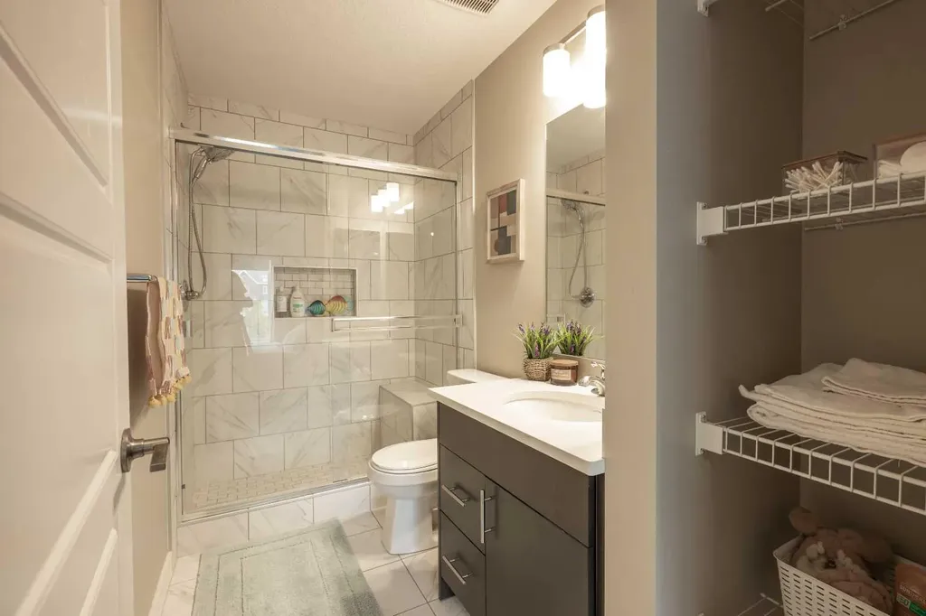 156 Livingston Common NE Calgary AB T3P 1K1