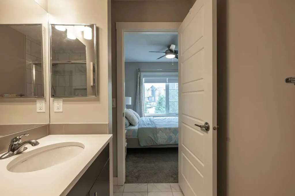 156 Livingston Common NE Calgary AB T3P 1K1