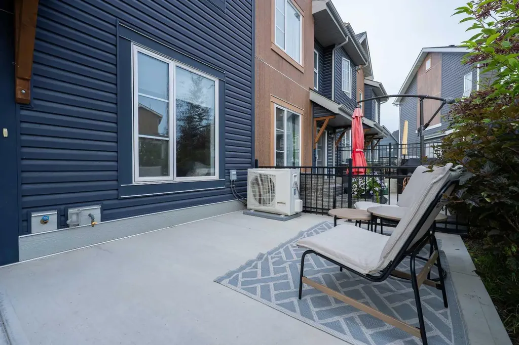 156 Livingston Common NE Calgary AB T3P 1K1