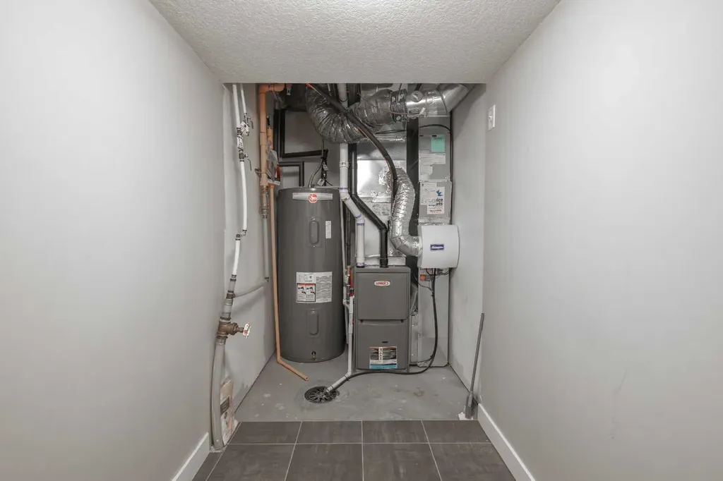156 Livingston Common NE Calgary AB T3P 1K1